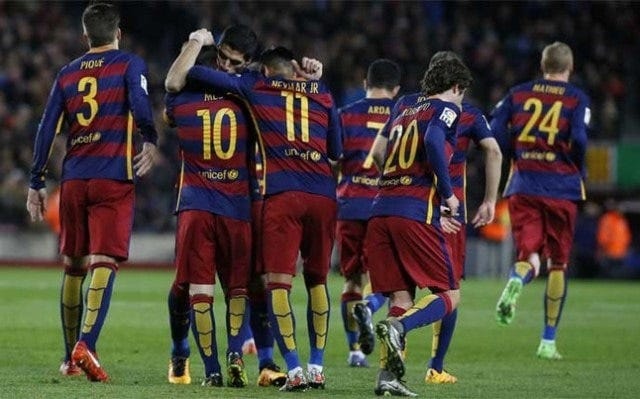 Messi ghi bàn thắng thứ 300 cho Barca